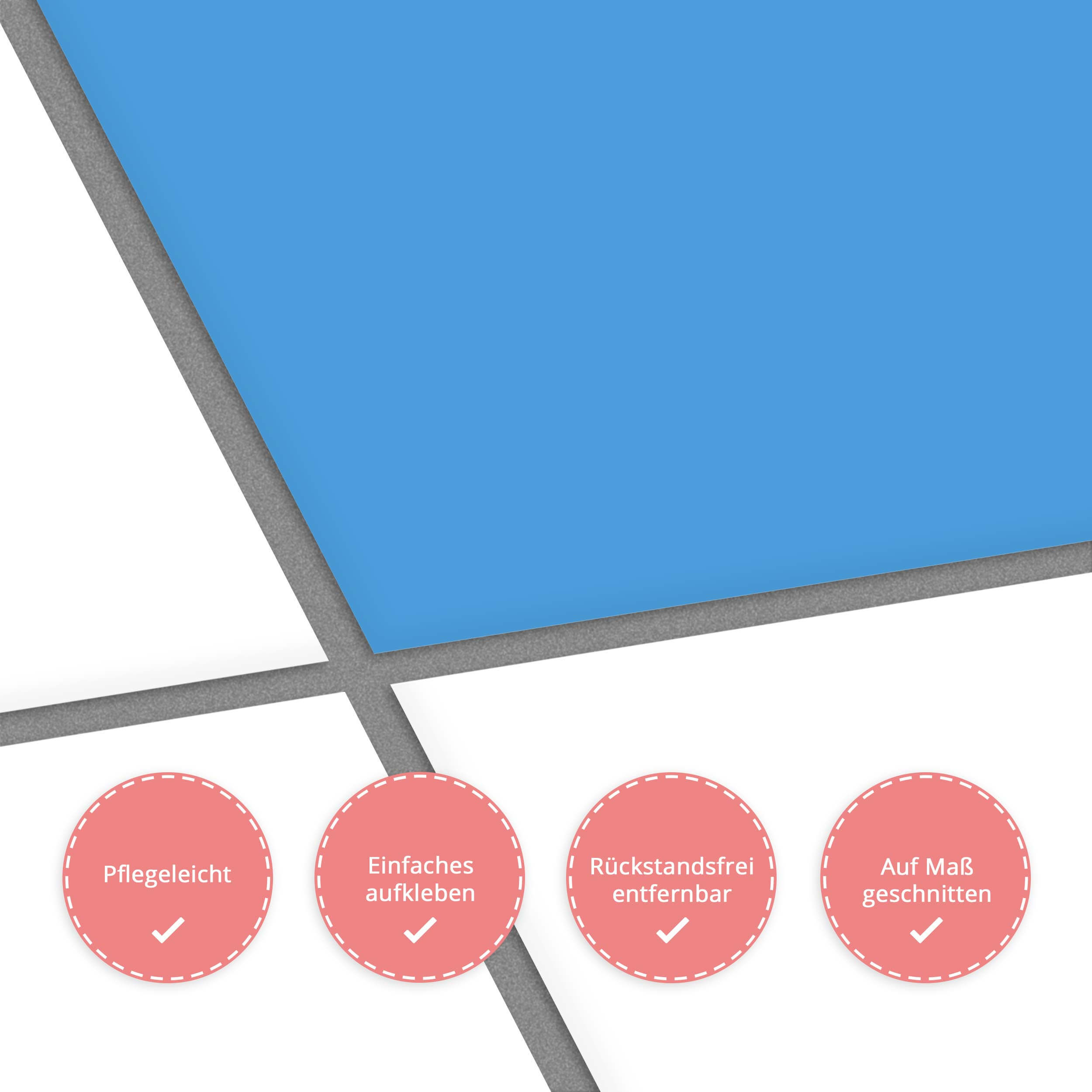 Selbstklebende Fliesenaufkleber in hellem blau, ideal zur modernen Gestaltung von Bad- oder Küchenwänden.